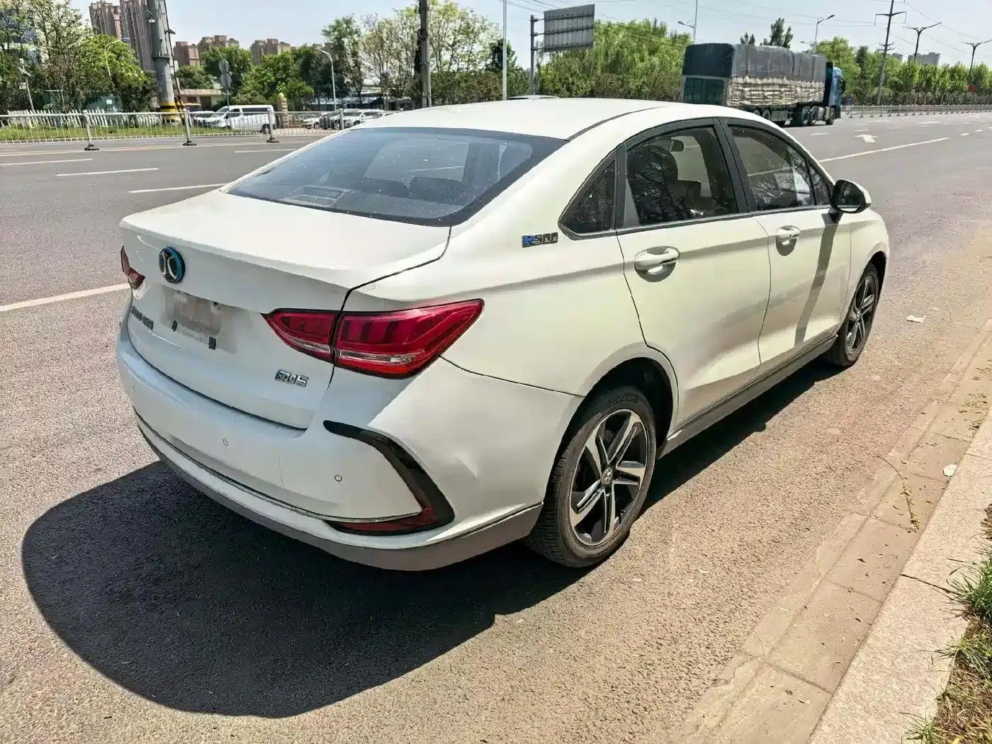 Beijing EU5 2018 R500 Smart Wind Edition — миниатюра 9