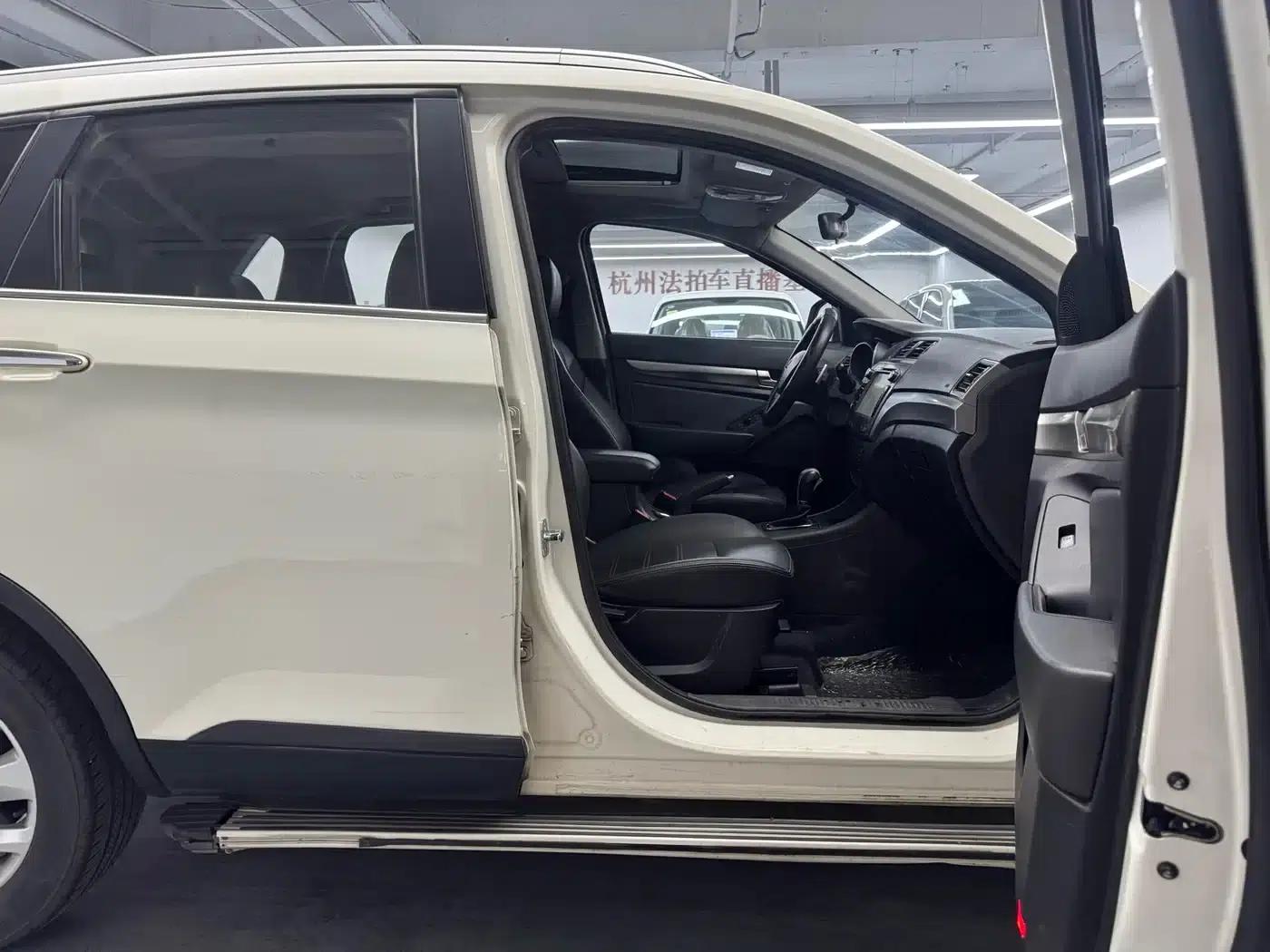 2015 Senova X65 2.0T Automatic Comfort Model — миниатюра 6