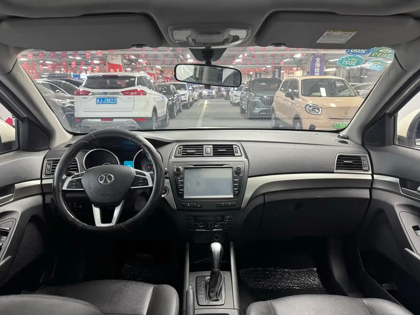 2015 Senova X65 2.0T Automatic Comfort Model — миниатюра 7
