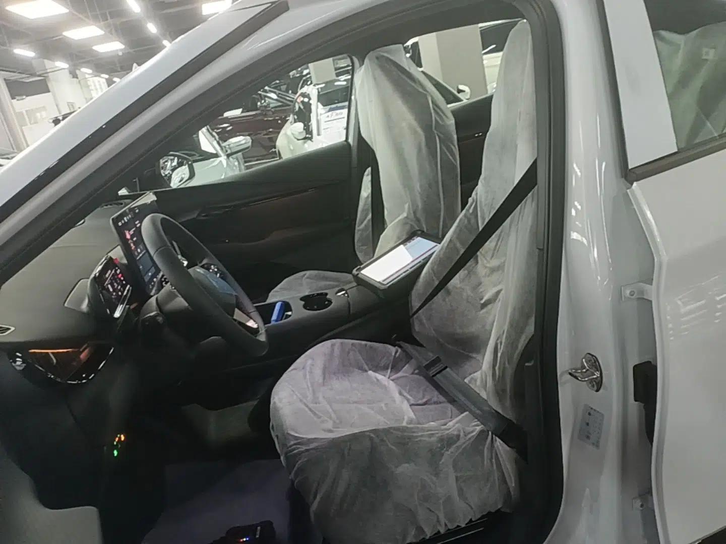 Volkswagen ID.UNYX 2025 Pure Model — миниатюра 17