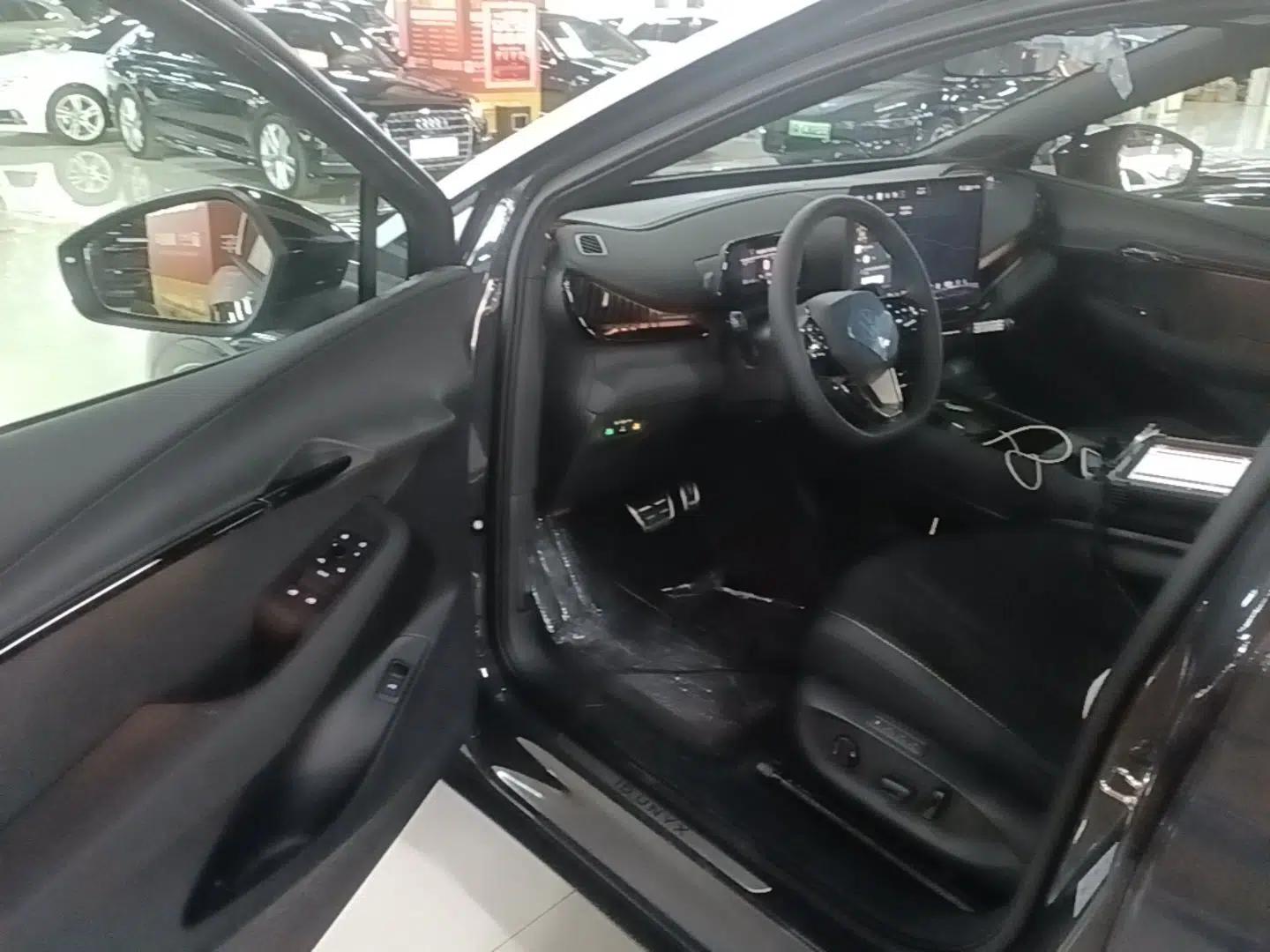 Volkswagen ID.UNYX 2025 Pure Model — миниатюра 18