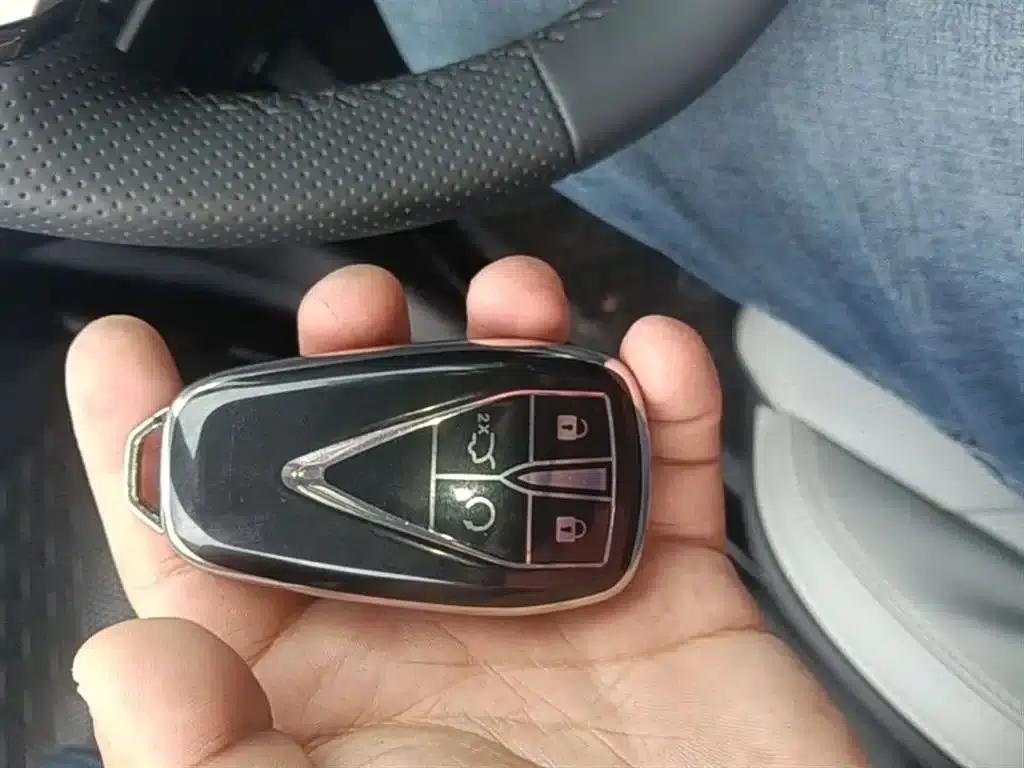 Changan UNI-V Smart Electric iDD 2023 Model, Smart Electric iDD 1.5T, 113km/h Smart Fun Edition — миниатюра 9
