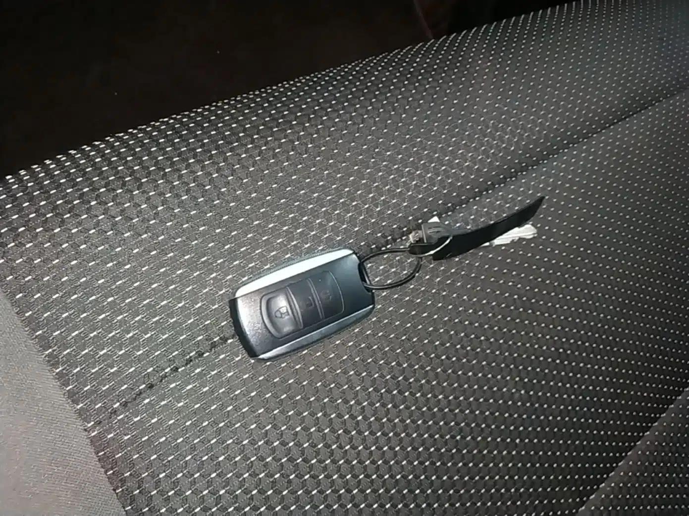 Ruichi EC75 2025 Intelligent Driving Ultra-Charging Version Pioneer II Type 50.1 kWh — миниатюра 12