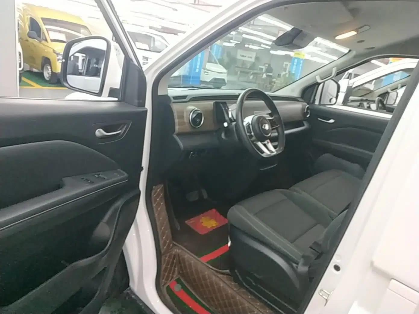 Ruichi EC75 2025 Intelligent Driving Ultra-Charging Version Pioneer II Type 50.1 kWh — миниатюра 19