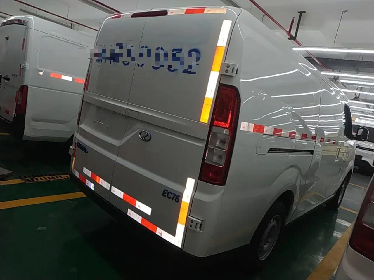 Ruichi EC75 2025 Intelligent Driving Ultra-Charging Version Pioneer II Type 50.1 kWh — миниатюра 6