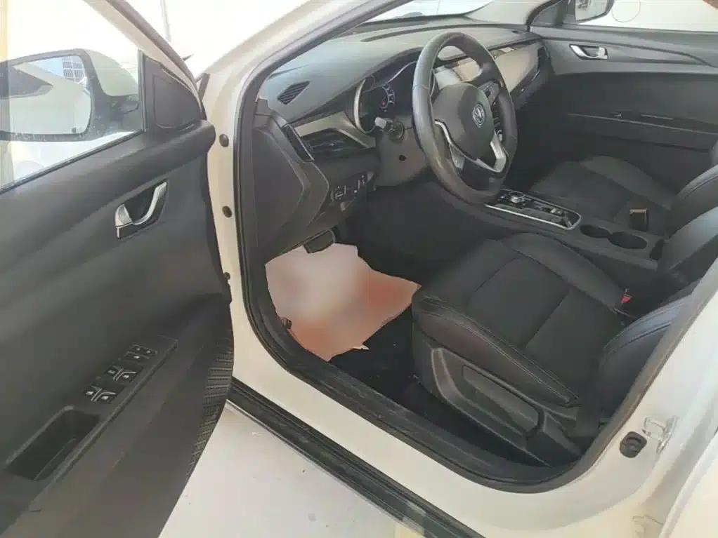 Changan Eado New Energy 2022 EV460 Smart Ride-Hailing Edition (Lithium Iron Phosphate) — миниатюра 15