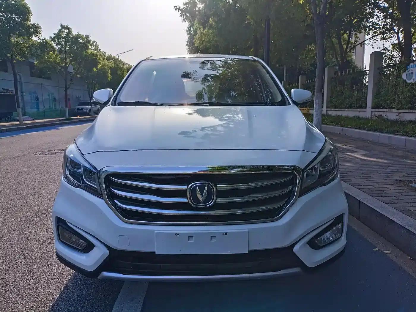 Lingxuan 2017 1.6L Manual Happiness Edition — миниатюра 2