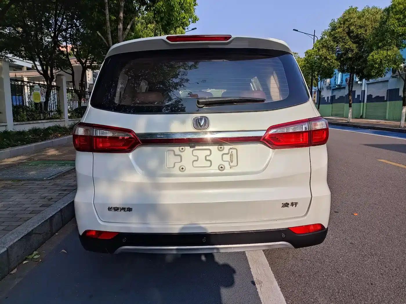 Lingxuan 2017 1.6L Manual Happiness Edition — миниатюра 5