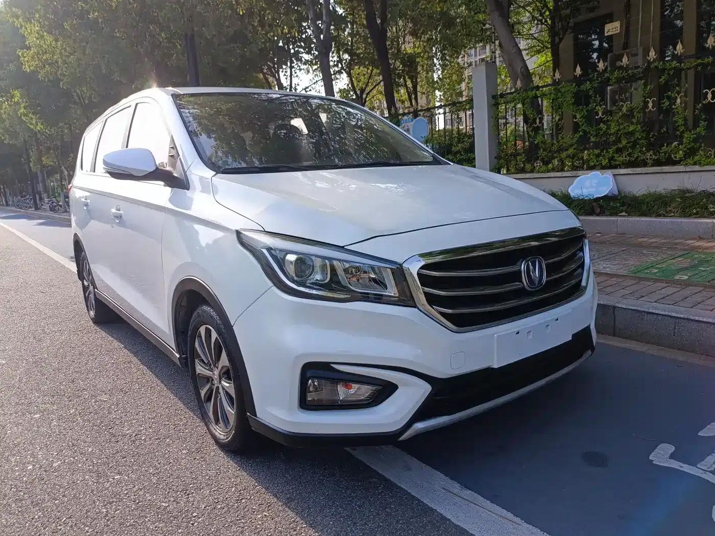 Lingxuan 2017 1.6L Manual Happiness Edition — миниатюра 9