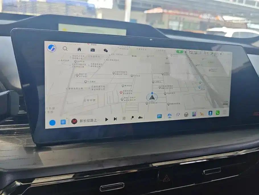 Changan Oushang Z6 2022 Blue Whale 1.5T DCT Smart Navigation Edition — миниатюра 13