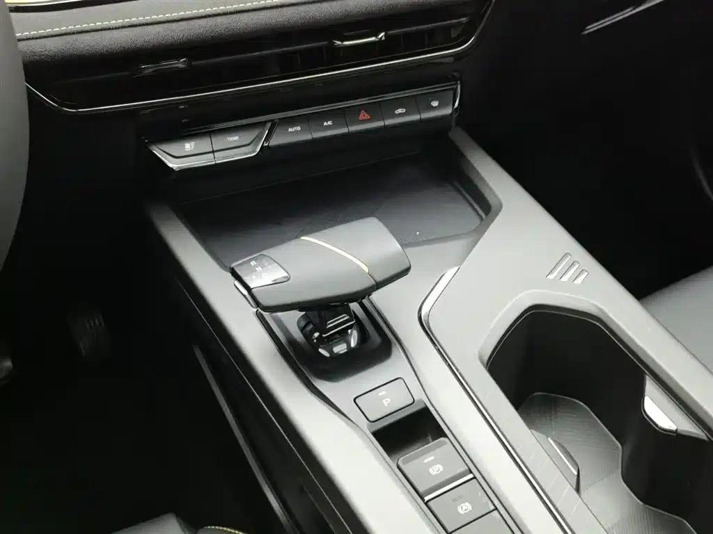 Changan Oushang X5 PLUS 2023 Facelift 1.5T DCT Premium Edition — миниатюра 13