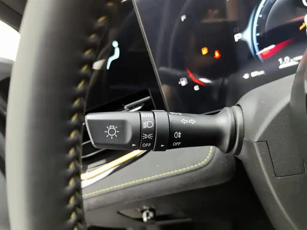Changan Oushang X5 PLUS 2023 Facelift 1.5T DCT Premium Edition — миниатюра 21