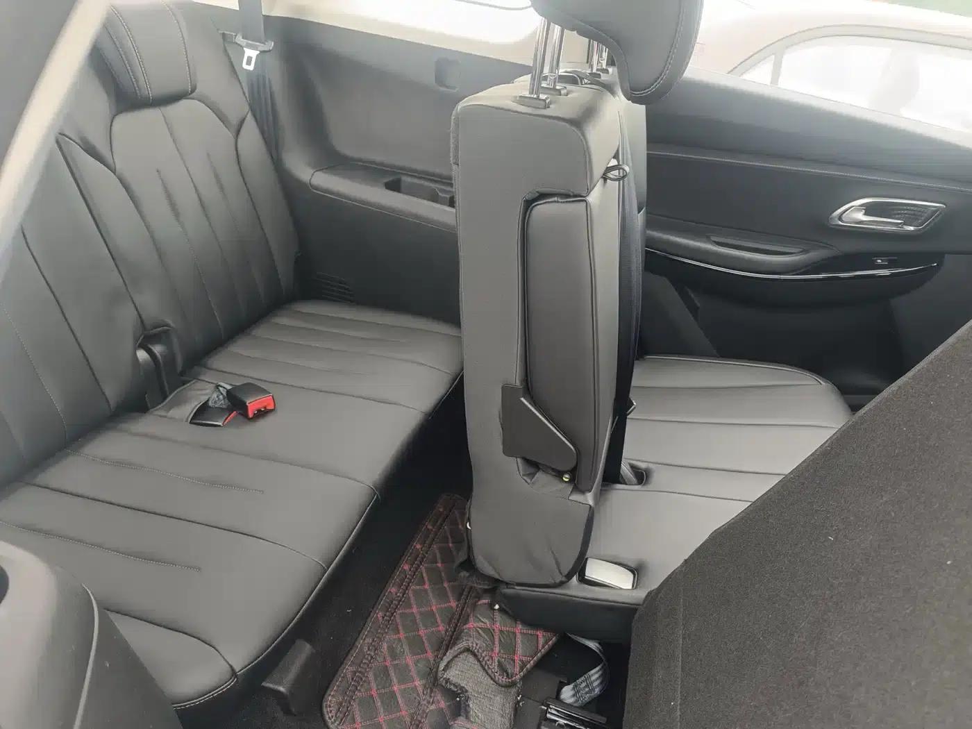 Changan Oushang X7 PLUS 2023 Enjoy Edition 1.5T Automatic Premium 7-Seater — миниатюра 19