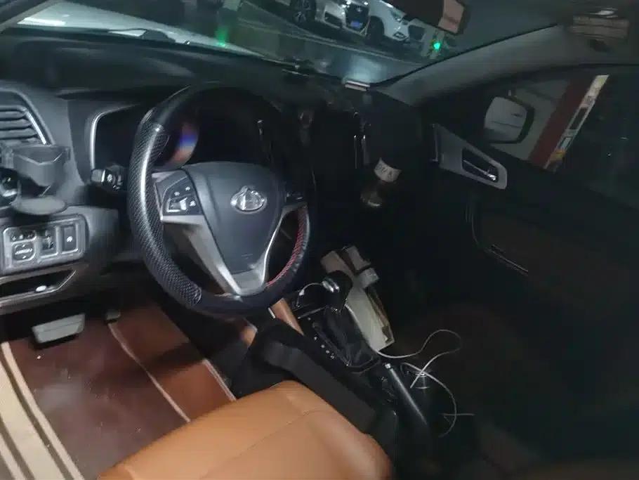 Changan Oushang CX70 2017 Facelift CX70T 1.5T Automatic Premium Edition — миниатюра 12