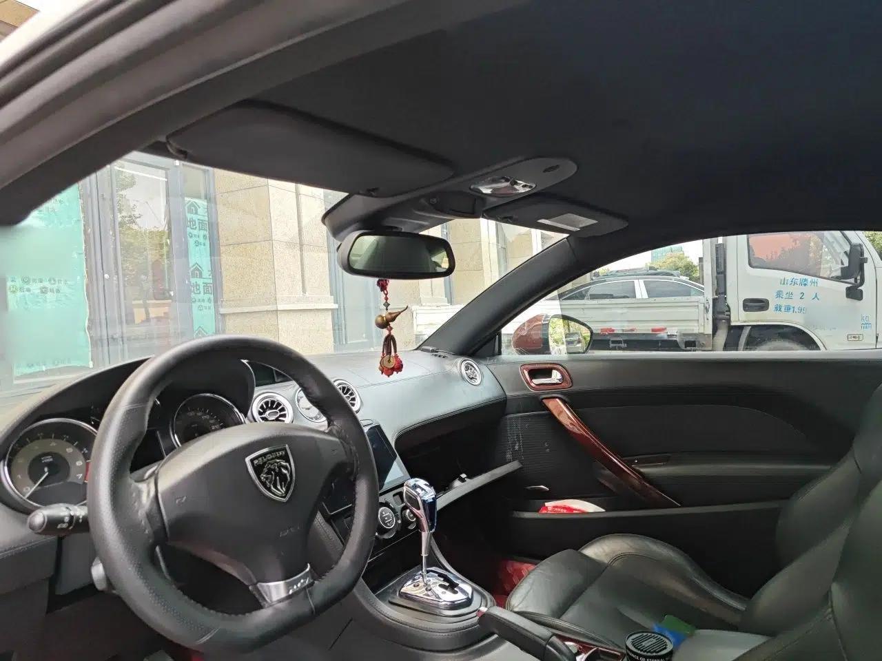 Peugeot RCZ 2011 1.6T Luxury Elegant Model — миниатюра 19