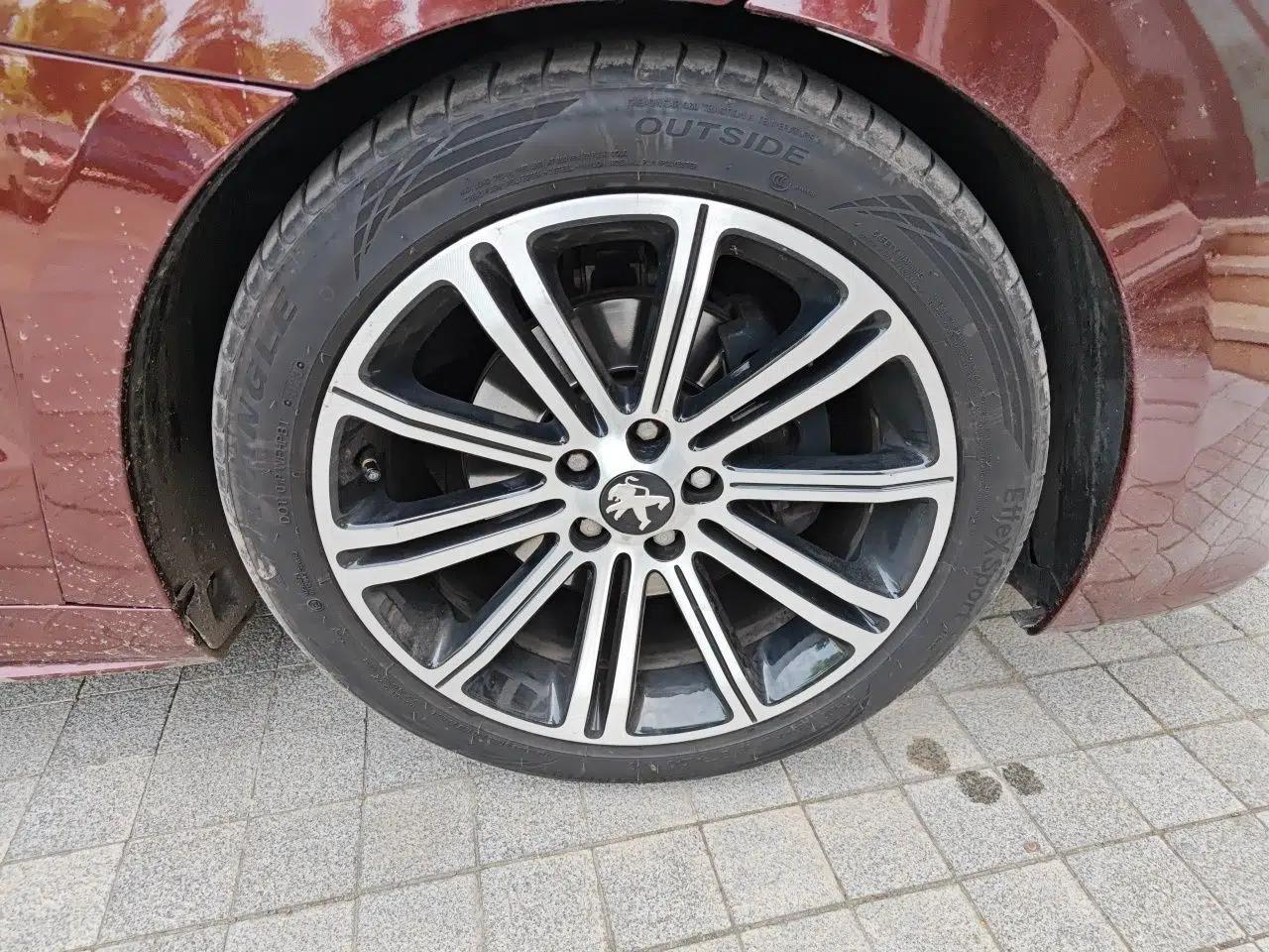 Peugeot RCZ 2011 1.6T Luxury Elegant Model — миниатюра 8
