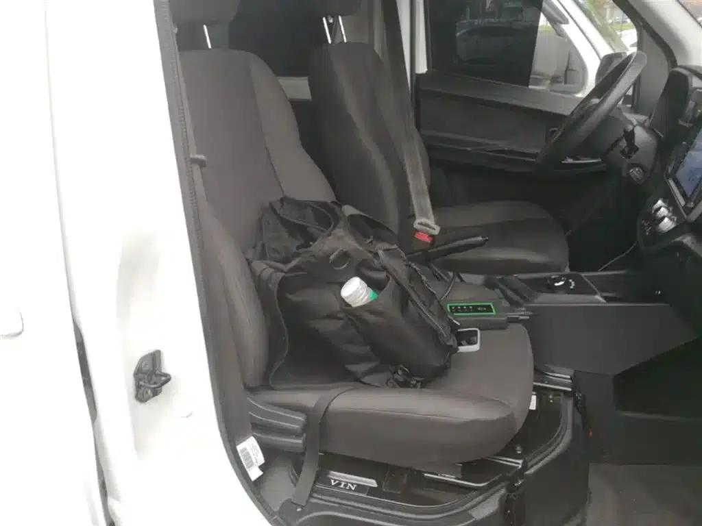 Changan Ruixing EM80 2025 Passenger Edition Comfort Model 6 Seats 300km Range Double Door — миниатюра 25