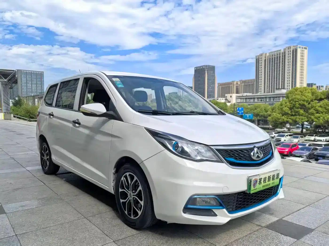 Changan Oushang A600EV 2018 EV — миниатюра 2