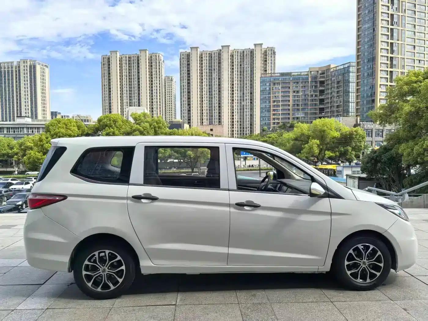 Changan Oushang A600EV 2018 EV — миниатюра 10