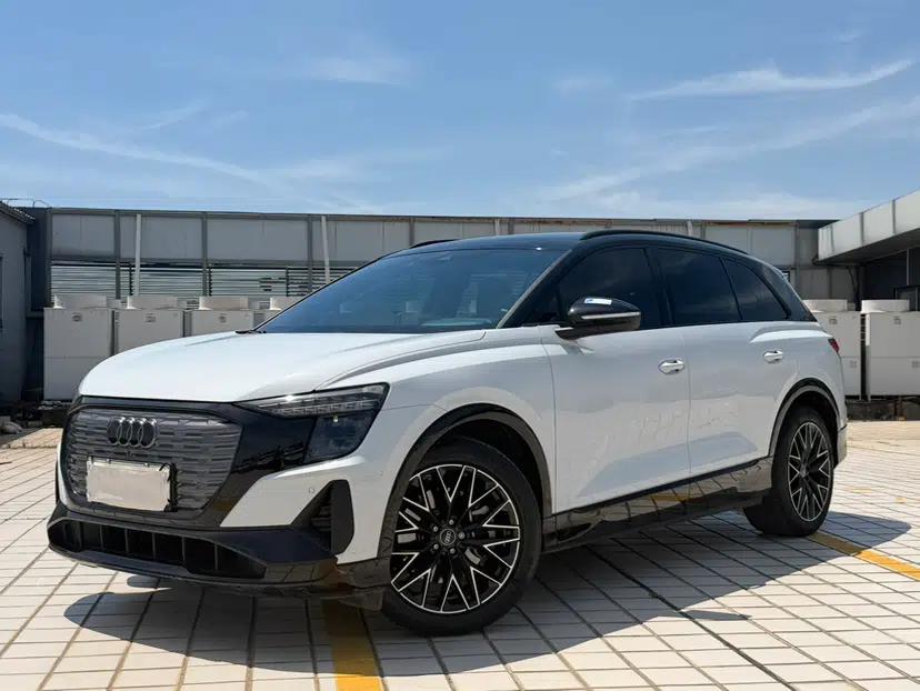 Audi Q5 e-tron 2023 40 e-tron Starry Edition Mecha Kit — миниатюра 1
