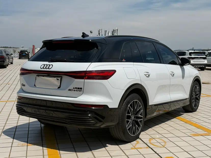 Audi Q5 e-tron 2023 40 e-tron Starry Edition Mecha Kit — миниатюра 7