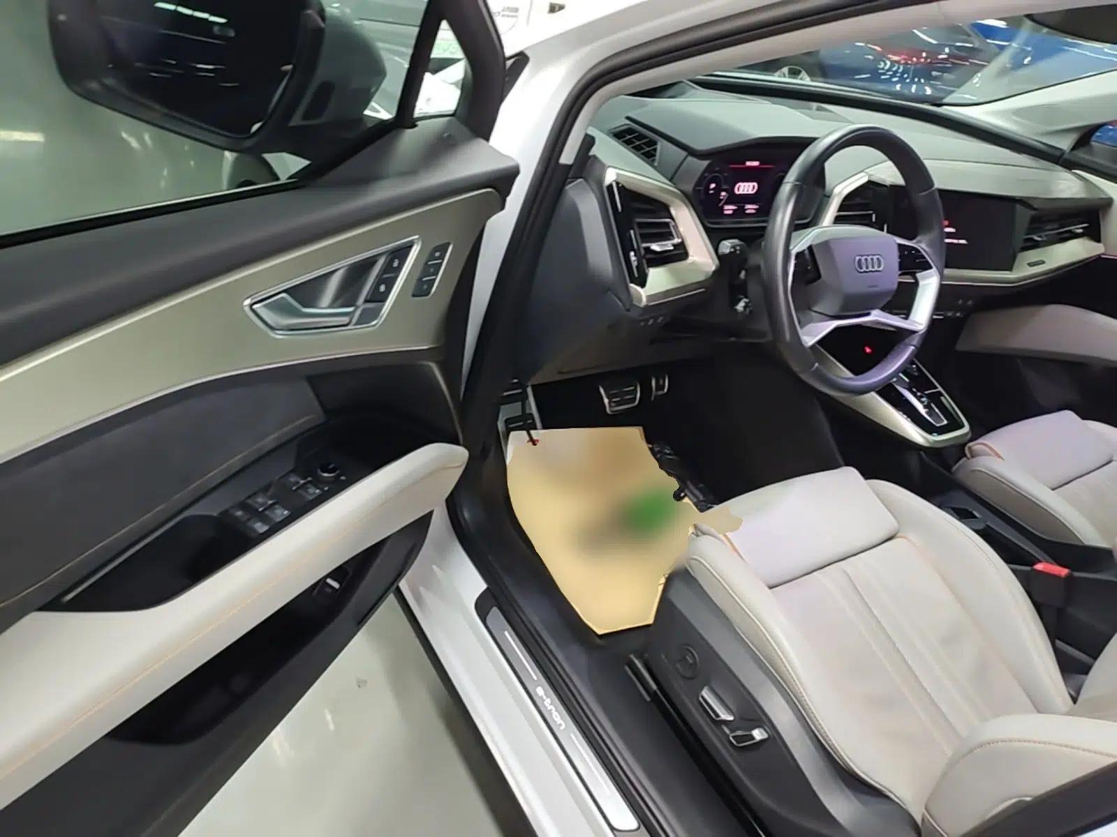 Audi Q5 e-tron 2023 40 e-tron Starry Edition Luxury Package — миниатюра 18