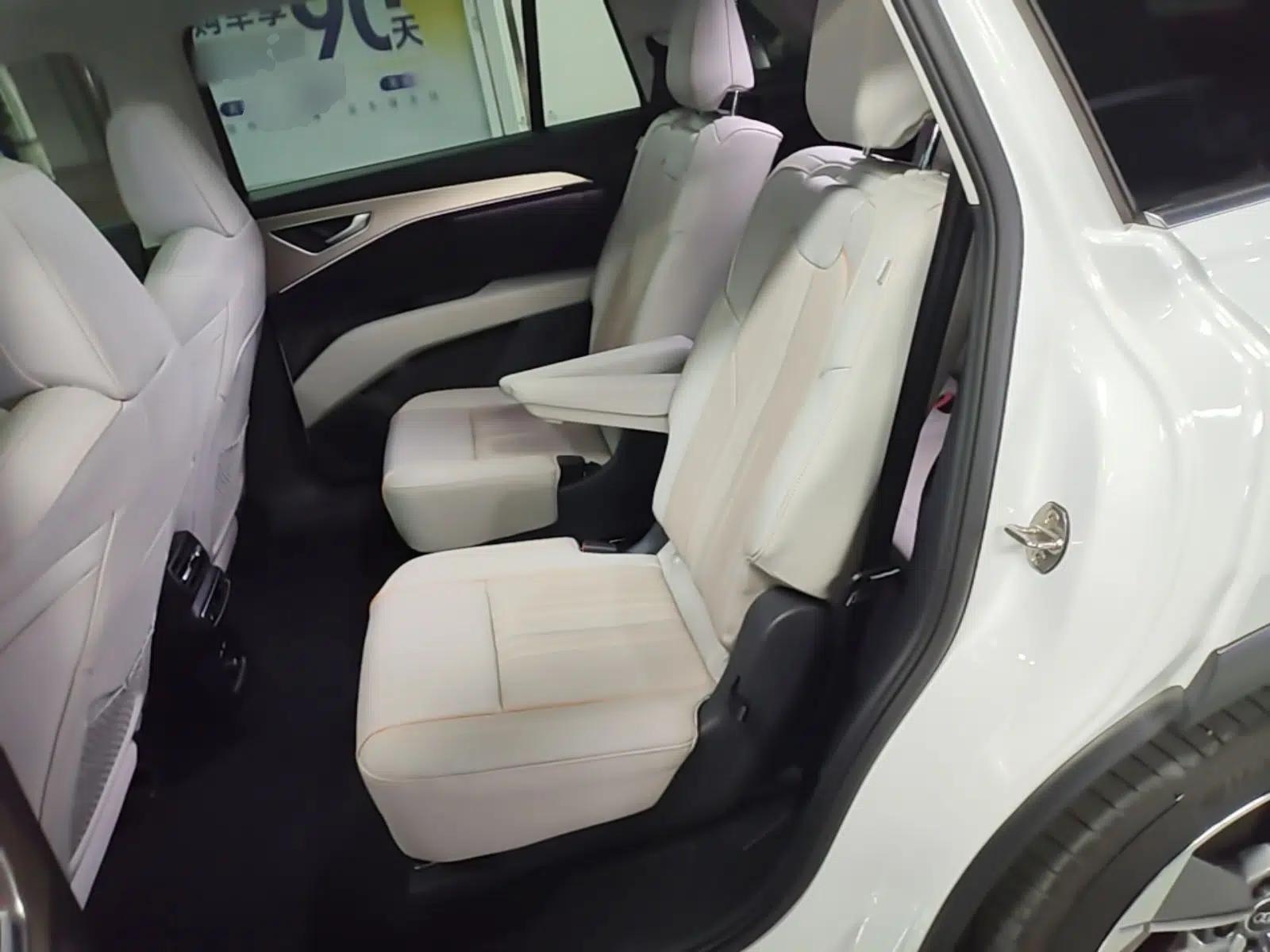Audi Q5 e-tron 2023 40 e-tron Starry Edition Luxury Package — миниатюра 19