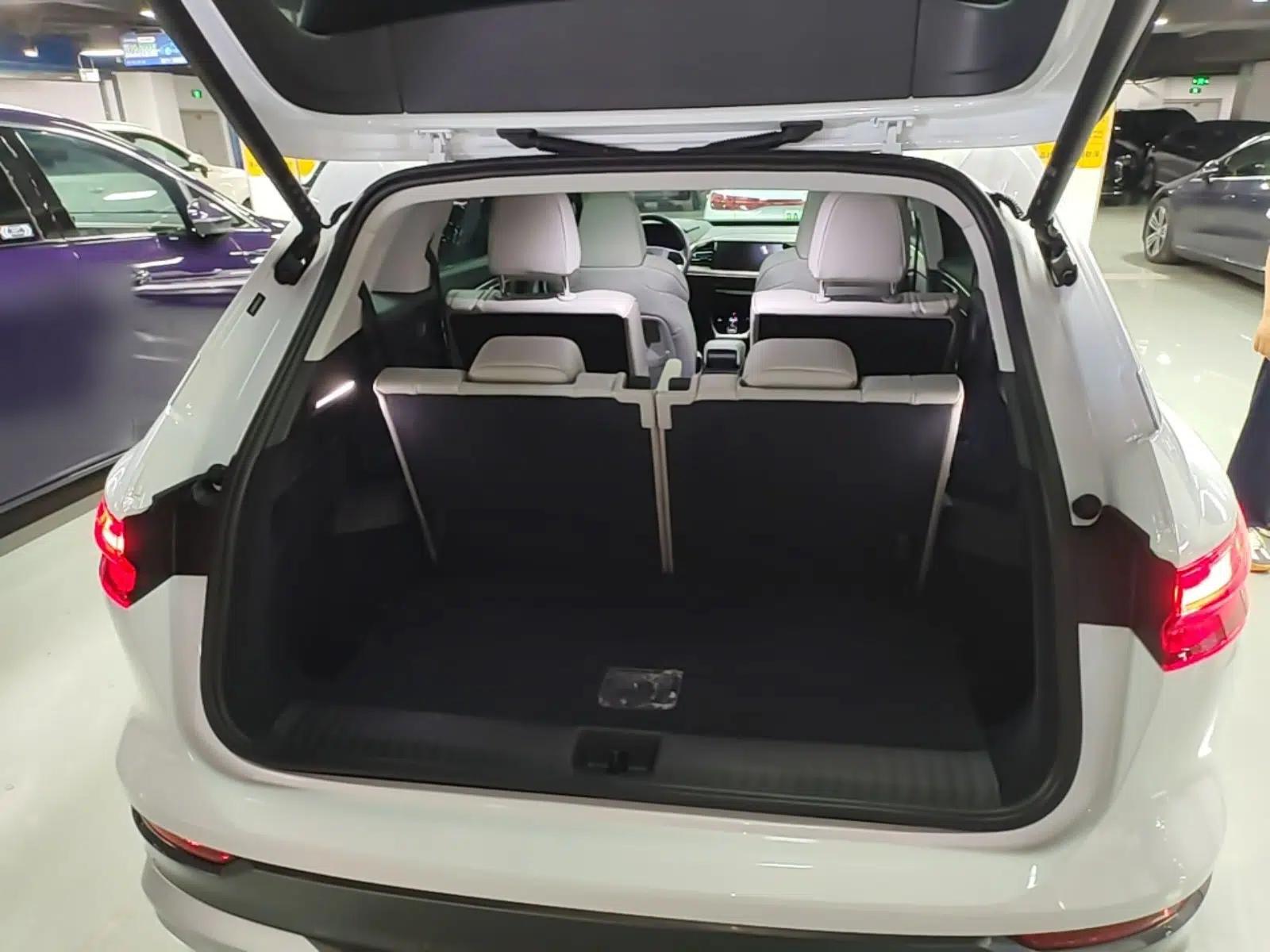 Audi Q5 e-tron 2023 40 e-tron Starry Edition Luxury Package — миниатюра 21