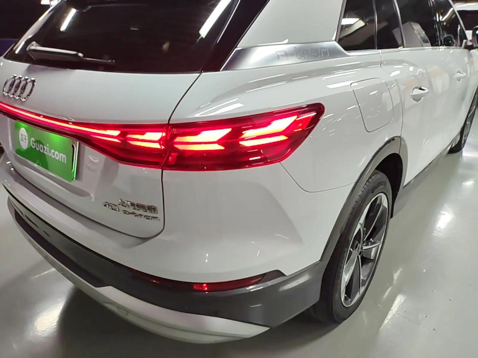Audi Q5 e-tron 2023 40 e-tron Starry Edition Luxury Package — миниатюра 8