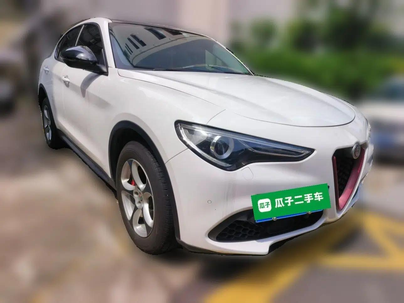 Alfa Romeo Stelvio 2017 2.0T 200HP Elite Edition — миниатюра 3