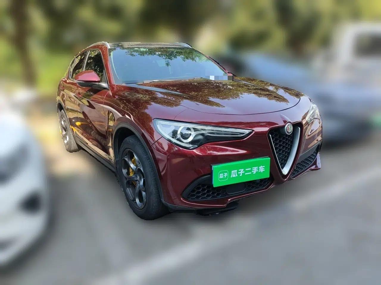 Alfa Romeo Stelvio 2017 2.0T 280HP Luxury Edition — миниатюра 3