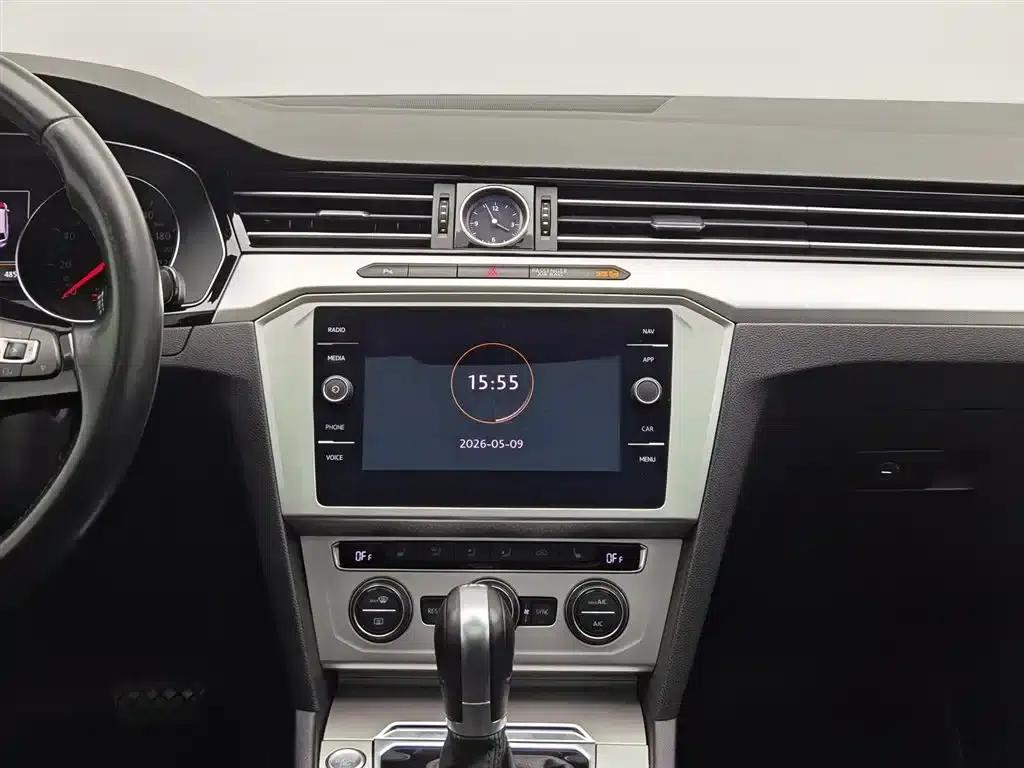 Passat Variant 2018 380TSI 2WD Comfortline — миниатюра 12