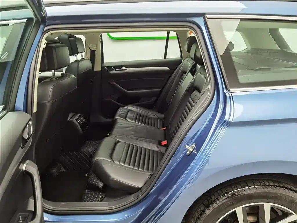 Passat Variant 2018 380TSI 2WD Comfortline — миниатюра 15