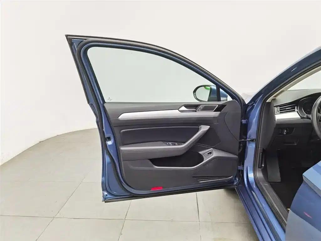 Passat Variant 2018 380TSI 2WD Comfortline — миниатюра 8