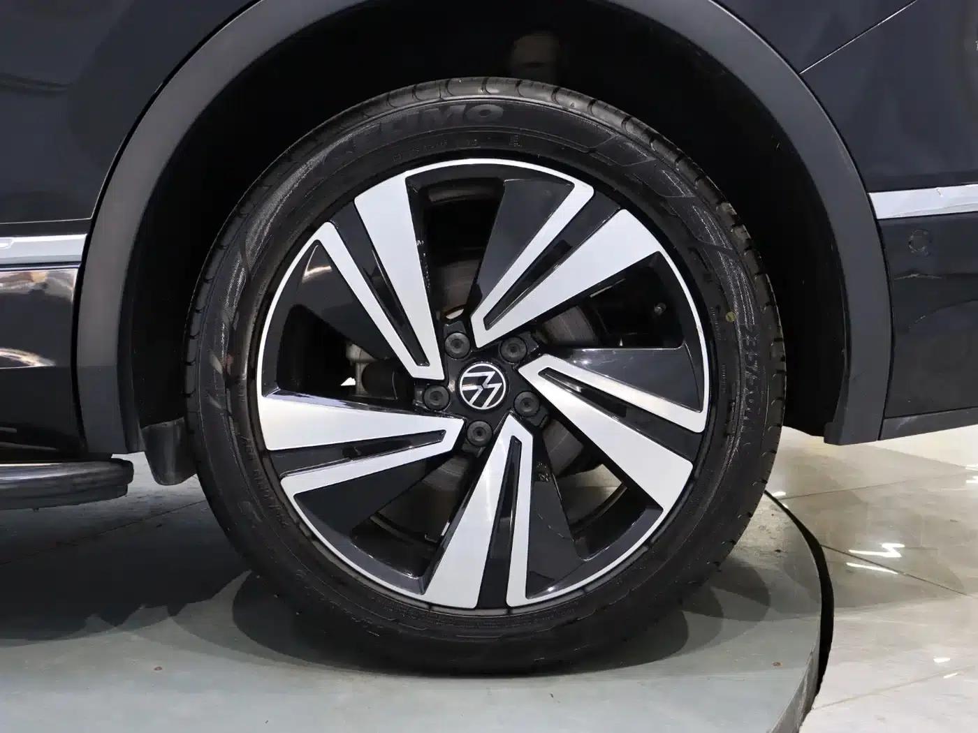 Tiguan X 2022 330TSI 2WD Flagship Edition — миниатюра 13
