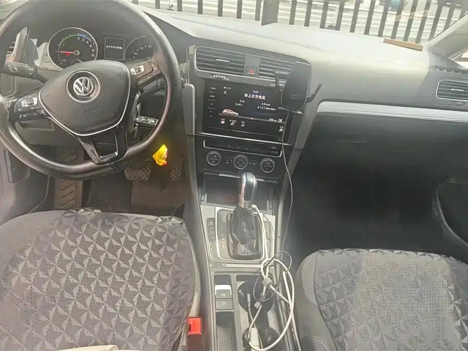 2020 Golf EV — миниатюра 12