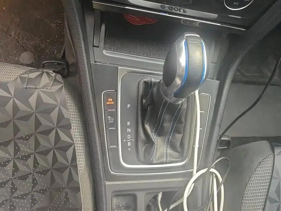 2020 Golf EV — миниатюра 16