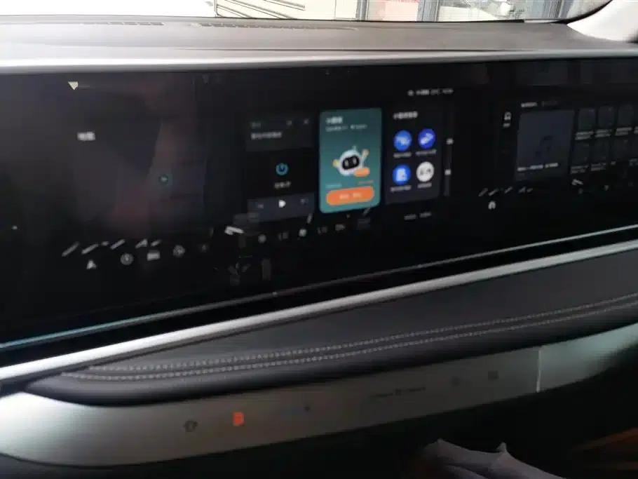 Maxus G90 2022 2.0T Galaxy 7-seater Edition — миниатюра 13