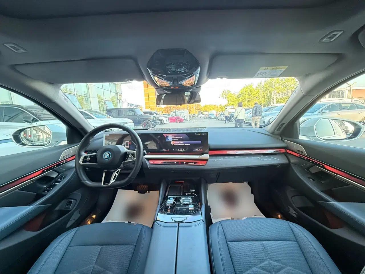 BMW i5 2024 eDrive 35L Luxury Model with M Sport Package — миниатюра 13