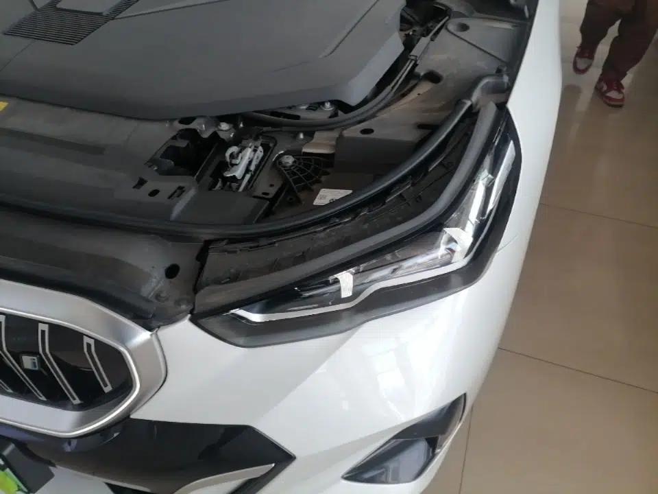 BMW i5 2024 eDrive 35L Luxury Model with M Sport Package — миниатюра 9