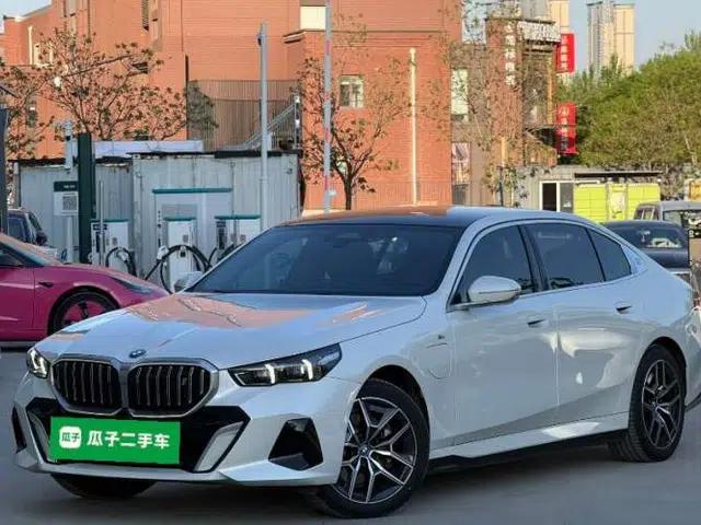 BMW i5 2024 eDrive 35L Luxury Model with M Sport Package