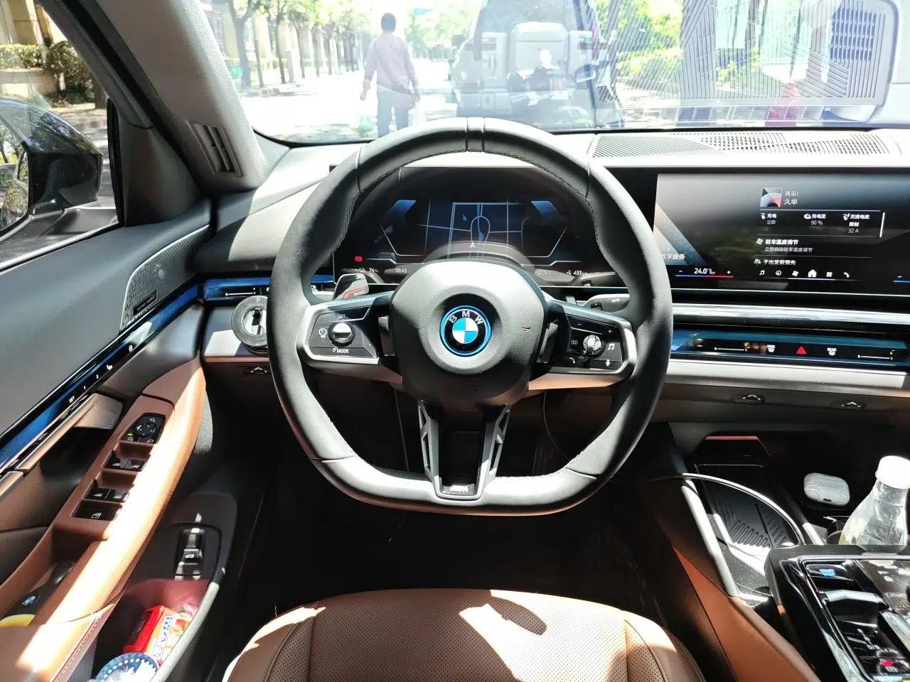 BMW i5 2025 eDrive 40L M Sport Package — миниатюра 11