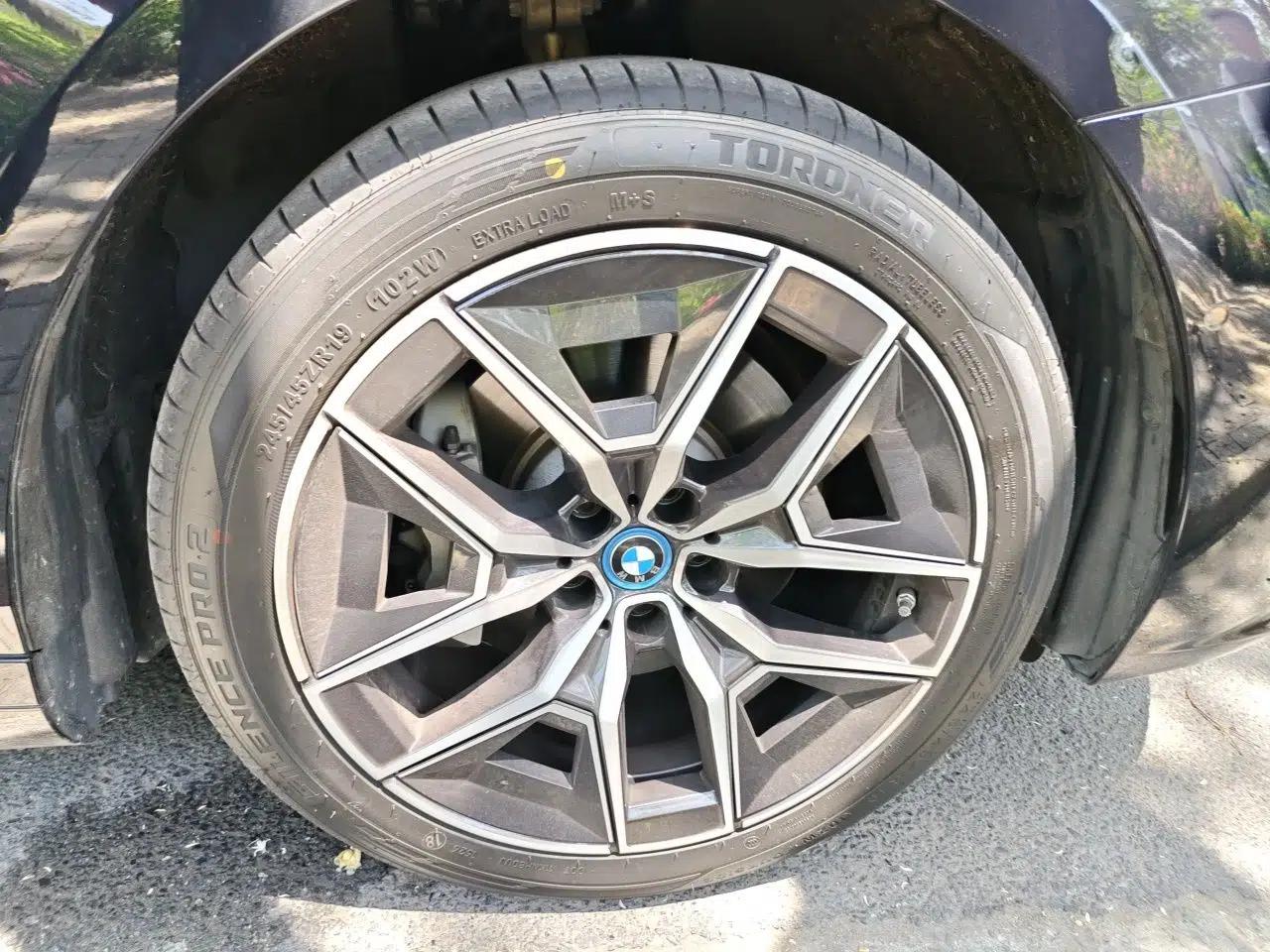 BMW i5 2025 eDrive 40L M Sport Package — миниатюра 8