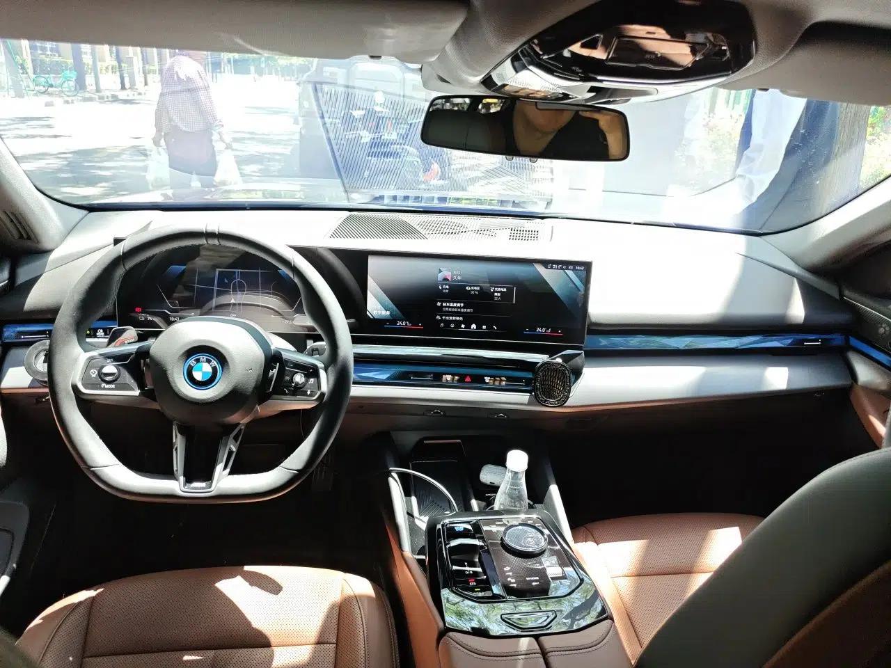 BMW i5 2025 eDrive 40L M Sport Package — миниатюра 10