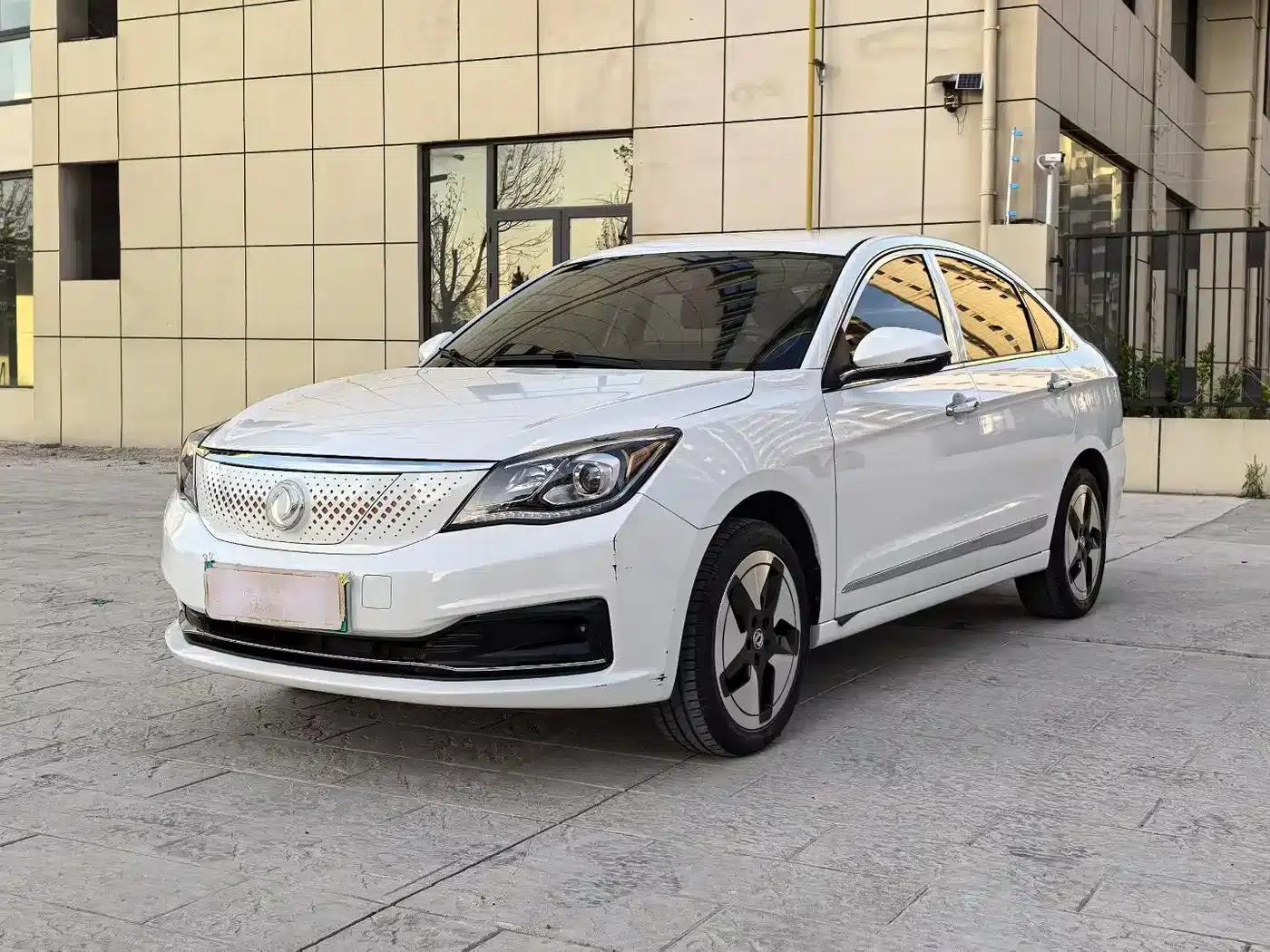 Dongfeng Fengshen E70 2021 Facelift 500 Pro Super Edition — миниатюра 1