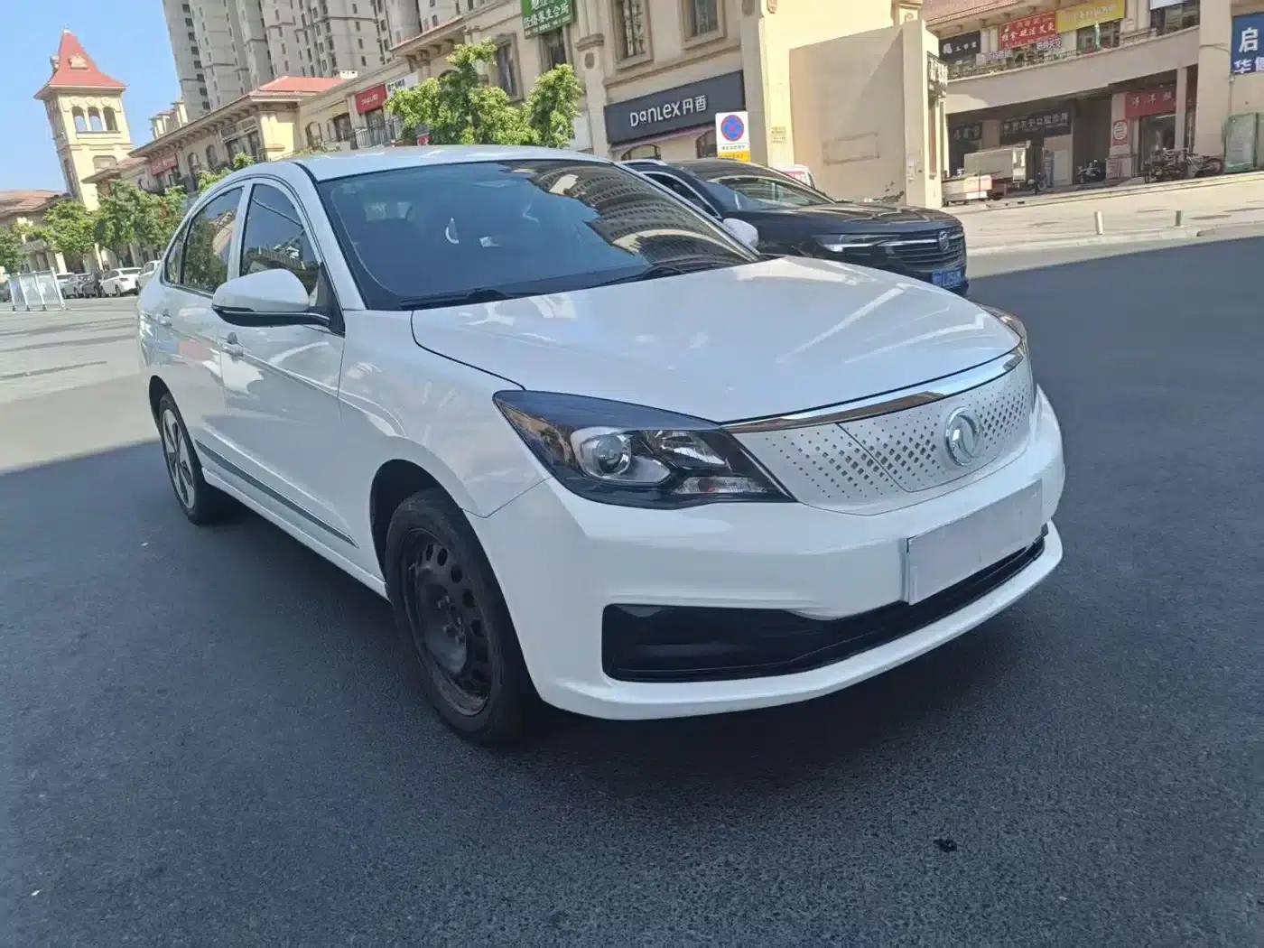 Dongfeng Fengshen E70 2022 500 PLUS Super Enjoy Edition — миниатюра 3