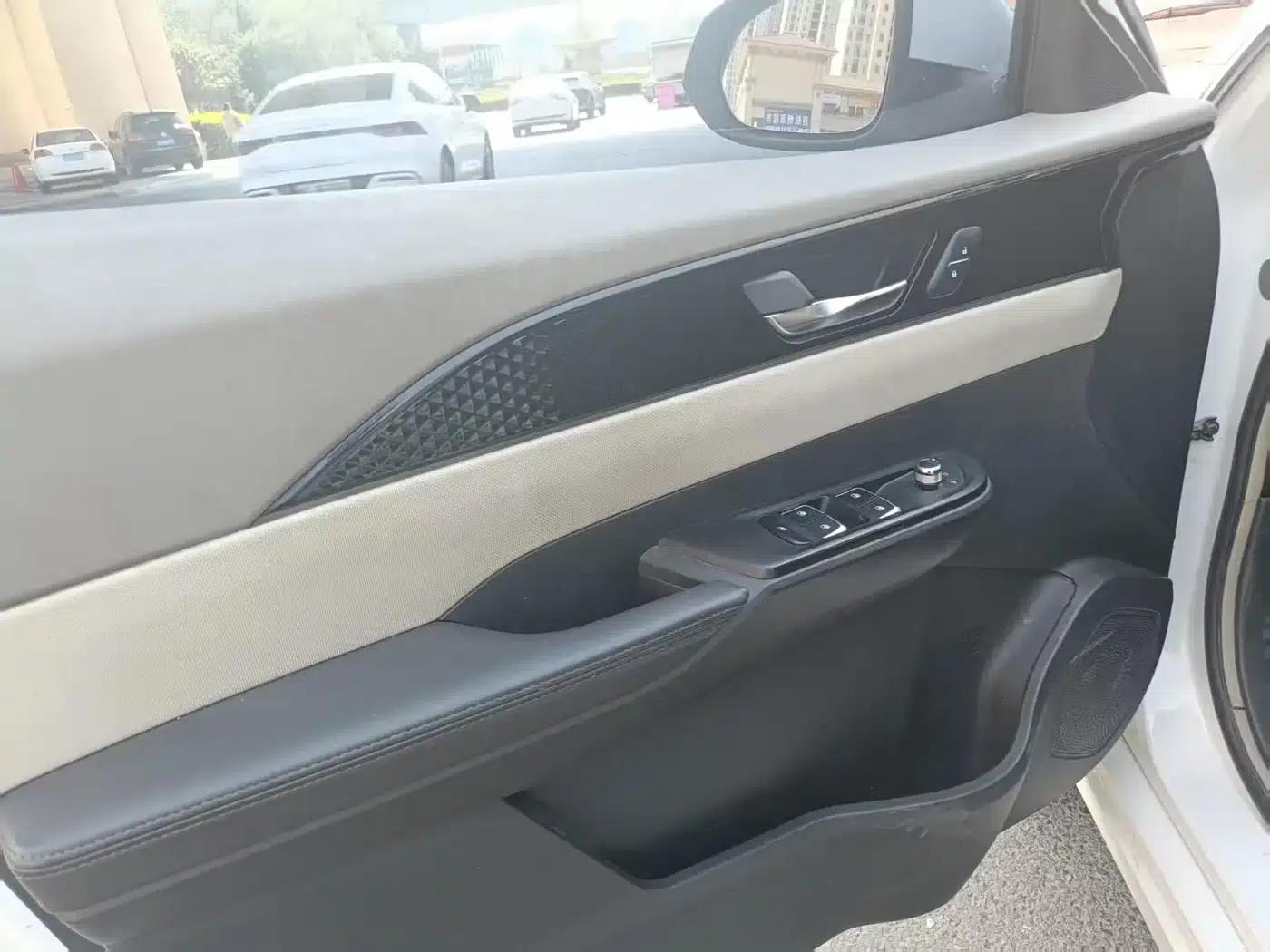 Dongfeng Fengshen E70 2022 500 PLUS Super Enjoy Edition — миниатюра 4