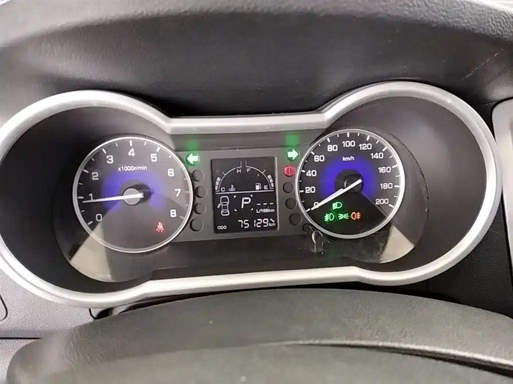 Dongfeng Fengshen AX3 2016 Model 1.5L Automatic Sporty Edition — миниатюра 12