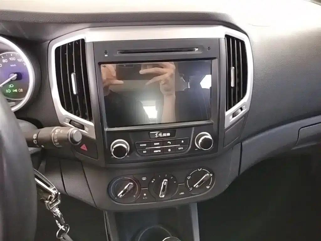 Dongfeng Fengshen AX3 2016 Model 1.5L Automatic Sporty Edition — миниатюра 13