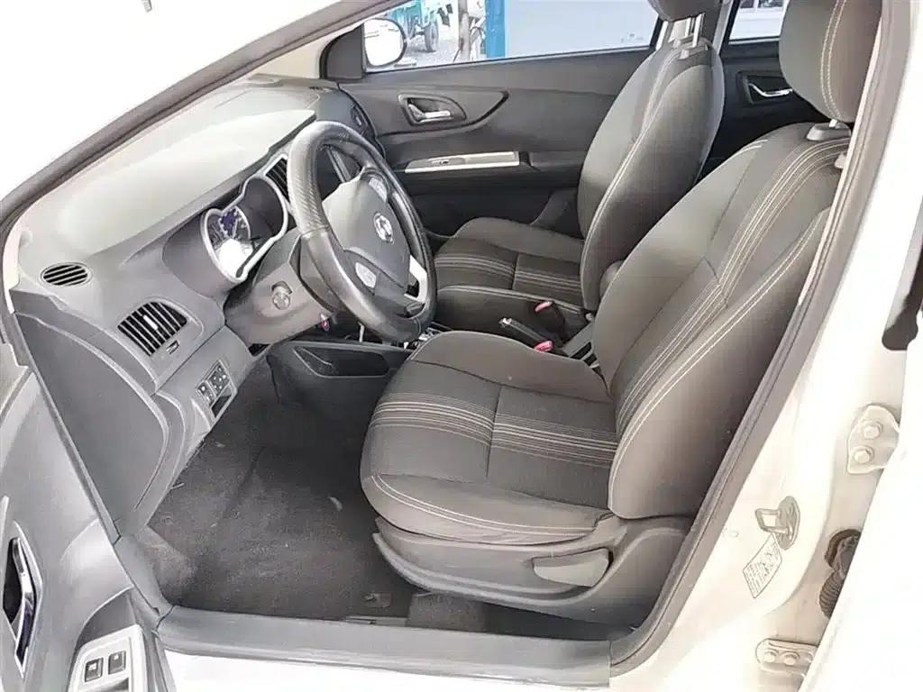 Dongfeng Fengshen AX3 2016 Model 1.5L Automatic Sporty Edition — миниатюра 15